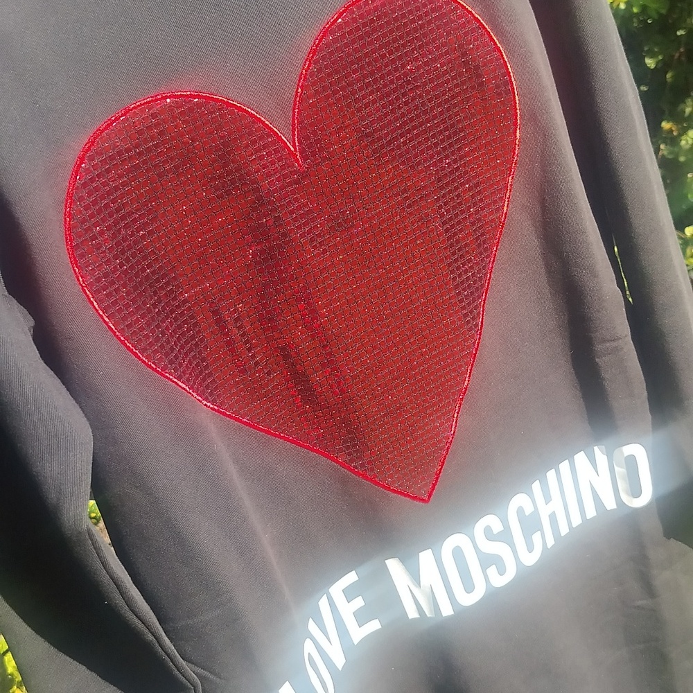 Love Mosvhino New Red Heart Long Sweatshirt, Dress Small - Picture 10 of 10
